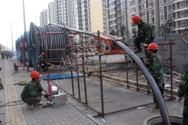 電纜輸送機(jī)運(yùn)行時(shí)的的注意事項(xiàng) 電纜輸送機(jī)運(yùn)行時(shí)的的注意事項(xiàng)